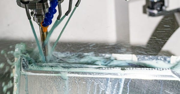 machining workpiece with cooling and lubrication