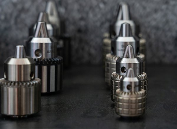 CNC machine cutting head
