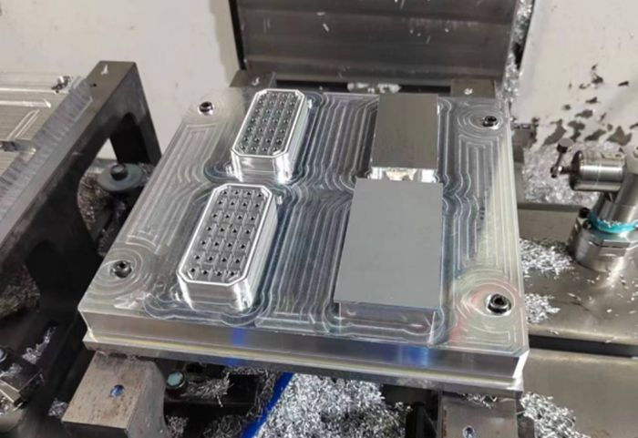 multi-cavity vacuum clamp